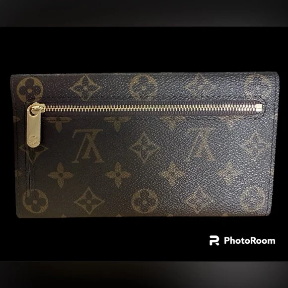 Authentic Wallet - Picture 3 of 3